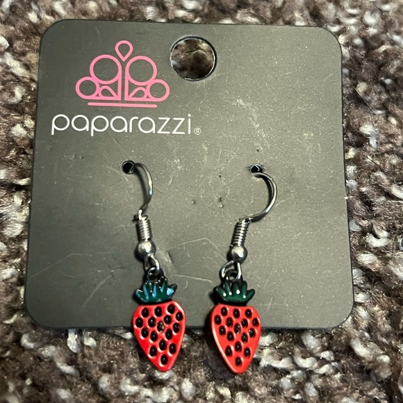 Paparazzi Red Strawberry Earrings - Picture 1 of 2